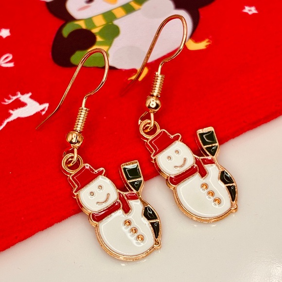🎄DEAL Festive Enamel Snowman Dangle Fishhook Drop Earrings - Picture 1 of 6
